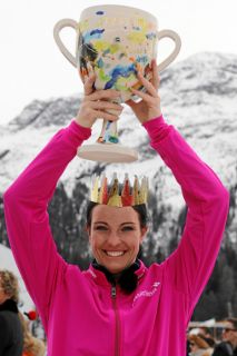 Premiere: Die St. Moritzerin Valeria Holinger wird nach zwei Siegen mit Usbekia im Skikjöring zur "Königin des Engadins" gekürt. www.swiss-image.ch - Andy Mettler