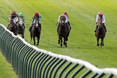 Night of Thunder (ganz rechts) gewinnt als Riesenaußenseiter die 2000 Guineas. Foto: www. galoppfoto.de - Jim Clark/Sorge