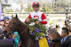 Siegerfoto: Bobby's Kitten und Jockey Joel Rosario . Foto: www.galoppfoto.de - Petr Guth