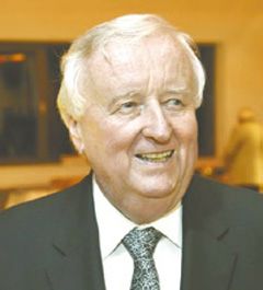 2010 neu im Amt als Münchner Rennvereinspräsident: Dr. Norbert Poth. Foto: offiziell