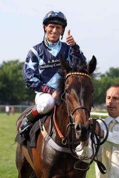 Hamburg, Miss Starlight mit Terence Hellier gewinnt die H.H. Sheikh Hamdan bin Rashid Al Maktoum-Trophy (Hamburger Stutenpreis).www.galoppfoto.de