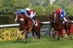 Stall Lucky Owners Ajaxana gewinnt mit Anthony Crastus für Trainer Waldemar Hickst die German 1000 Guineas vor den beiden Löwe-Schützlingen Indian Rainbow und Diamond Dove. Foto: Dr. Jens Fuchs