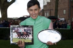 Bauyrzhan Murzabayev nach dem Listensieg mit Kashmar in Hoppegarten am 16.04.2017. www.galoppfoto.de - Frank Sorge