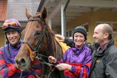 Belango mit Alexander Pietsch und Trainer Roland Dzubasz nach dem Black Type-Treffer. www.galoppfoto.de - Sarah Bauer