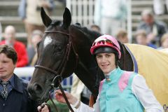 Cacique mit Christophe Soumillon 2004 in Longchamp. www.galoppfoto.de - Frank Sorge