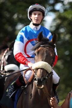 Champion's Way mit Koen Clijmans in Hoppegarten. www.galoppfoto.de - Frank Sorge