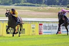 Das sah überlegen aus - Arano mit Andrasch Starke gewinnt. ©galoppfoto - Sandra Scherning