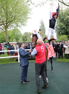 Der erste Dettori-Jump im neuen Longchamp. Foto: Dr. Jens Fuchs