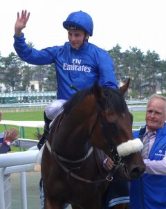 Ribchester und William Buick nach dem Gr. I-Treffer im Prix du Haras de Frenay-Le-Bufford in Deauville. www.dequia.de 6