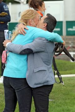 Freude bei Trainer Lennart Hammer-Hansen und Ehefrau Susanne nach dem Sieg von Arktis mit Martin Seidl in der Taxi4Horses-Trophy. www.galoppfoto.de - Frank Sorge