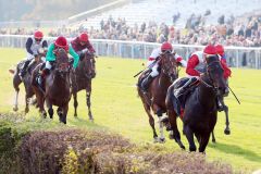 Silbernes Pferd in Hoppegarten: Zweiter Gruppesieg für den Kallisto-Sohn Aff un zo mit Maxim Pecheur im Sattel für Trainer Markus Klug und den Besitzer Holger Renz. ©galoppfoto - Frank Sorge