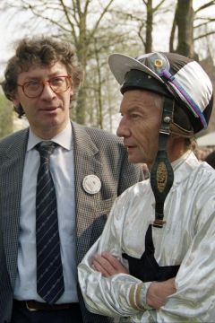 Jockey Lester Piggott und Rennsportjournalist David Conolly Smith 1991 in Hoppegarten. ©galoppfoto.de