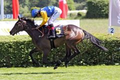 Leichter Sieg für die Lord of England-Tochter Nordfeuer mit Alexander Pietsch in Hoppegarten. www.galoppfoto.de - Sabine Brose