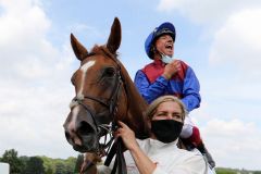 Freude nach dem ersten Diana-Sieg: Frankie Dettori. Foto: Dr. Jens Fuchs