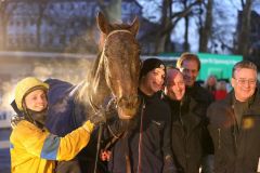 Nuri Bey gewinnt für den Stall KT und Trainer Sascha Smrczek in Neuss. Foto: Dr. Jens Fuchs