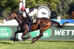 Peace of Rose gewinnt mit Dastan Sabatbekov am 16.09.2023 in Hoppegarten. ©galoppfoto - Sabine Brose