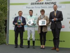 Siegerehrung mit Ertürk Kurdu, Adrie de Vries, Andrea Woeste, Ferdinand Alexander Leisten. Foto Gabriele Suhr