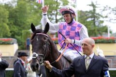 Thomas Chippendale mit Johnny Murtagh nach dem Sieg in den  King Edward VII Stakes. www.galoppfoto.de - Frank Sorge