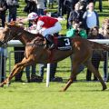 Der zweite Streich in einem BBAG-Auktionsrennen: Tahira mit Jozef Bojko gewinnt den Großen Preis Jungheinrich Gabelstapler. www.galoppfoto.de - Frank Sorge