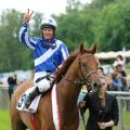 Erneut ein "Big Point" für das erfolgreiche Quartier von Trainer Andreas Wöhler: Full Rose mit Jozef Bojko als klassische Sieger in den 95. German Guineas. Foto: Dr. Jens Fuchs