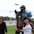 Siegerteam im St. Leger: Near England mit Andreas Helfenbein und Trainer Markus Klug. Foto: Dr. Jens Fuchs