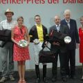 Siegerehrung mit Jockey Koen Clijmans, Trainer Jens Hirschberger, Präsident Peter M. Endres. Foto: Gabriele Suhr