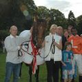 Das Siegerteam auf dem Geläuf: Penelopa mit Trainer Miltcho Mintchev und Jockey Eduardo Pedroza. Foto: Gabriele Suhr