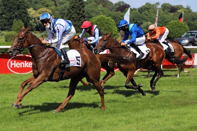 Lancade, winning the German 1000 Guineas. www.galoppfoto.de - Stephanie Gruttmann