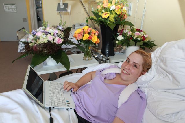 Steffi Hofer wird morgen aus dem Unfallkrankenhaus entlassen und kommt zur Championatsehrung. www.galoppfoto.de