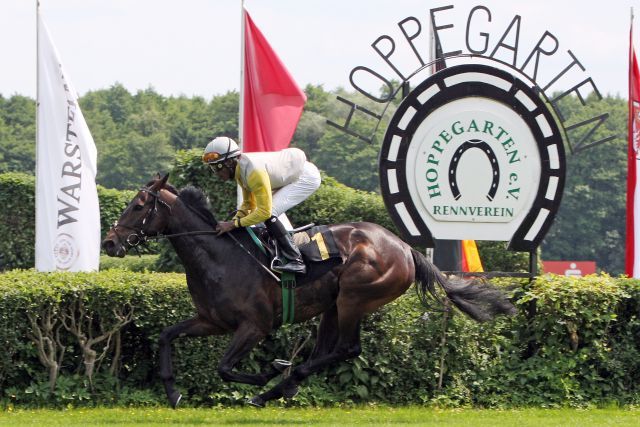 Antonella mit Eduardo Pedroza gewinnt in Hoppegarten. www.galoppfoto.de - Sabine Brose