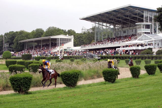 Die Galopprennbahn auf dem Grafenberg - das Saisonfinale mit 93. Grosser Preis der Landeshauptstadt Düsseldorf steht an. www.galoppfoto.de - Sabine Brose