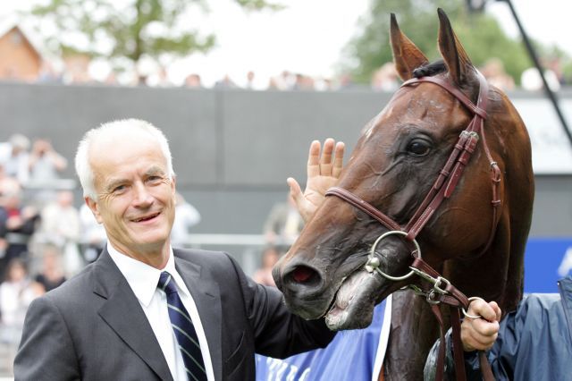 Münchens Vereinspräsident Dietrich von Bötticher kündigt die Derby-Bewerbung an. www.galoppfoto.de - Frank Sorge 