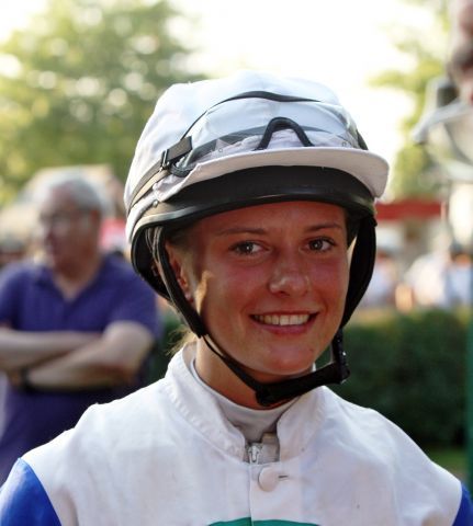 Jennifer Korbus gewinnt nach langer verletztungsbedingter Pause wieder mit Arenus. www.galoppfoto.de - Frank Sorge