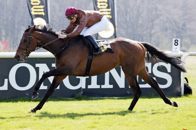 Wurde für 65.000 Euro nachgenannt: Lord Charming mit Bauyrzhan Murzabayev bei seinem Sieg am 04.04.2021 in Hoppegarten. ©galoppfoto - Sabine Brose