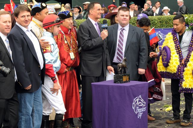 Trainer und Besitzer aus der Mongolei: Mongolian Saturday hat den Turf Sprint gewonnen. www.galoppfoto.de - Peeo Ploff