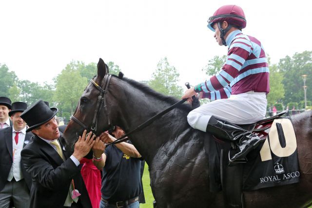 No Nay mit with Joel Rosario und Trainer Wesley Ward nach seinem Erfolg in den Norfolk Stakes. www.galoppfoto.de - Frank Sorge