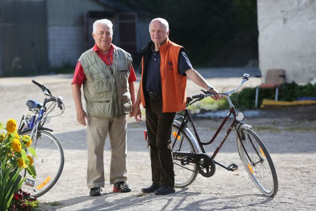 Otto Gervai (links) mit Trainer Wolfgang Figge 2012 in München. www.galoppfoto.de - Frank Sorge