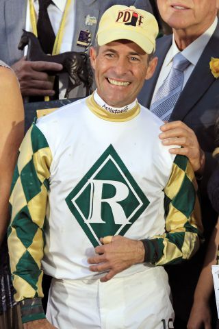 Starjockey Gary Stevens - hier in Santa Anita im vergangenen Jahr - hat seinen Kandidaten fürs Kentucky Derby im Visier. www.galoppfoto.de - Petr Guth