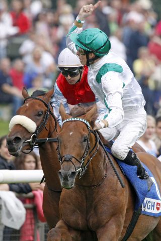 Red Dubawi mit Eddy Hardouin gewinnt das Gr. II-Rennen in Hannover. Foto: www.galoppfoto.de - Frank Sorge