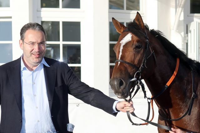 Waldpfad mit Besitzer Gregor Baum nach dem Sieg im Sparkasse Holstein-Cup. ©galoppfoto - Frank Sorge 