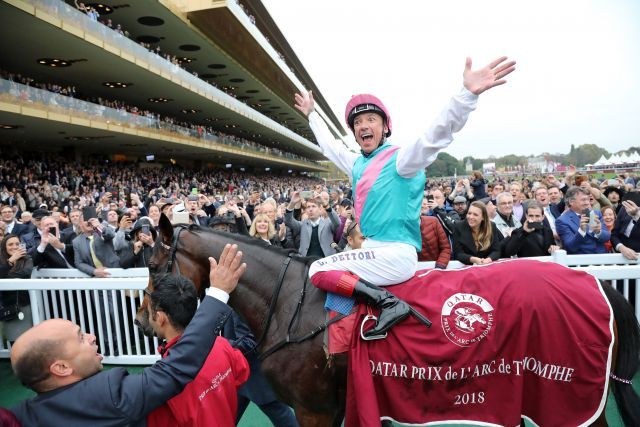 Wiederholungsträger: Enable und Frankie Dettori bei ihrem 2. Arc-Sieg, jetzt könnte das historische Triple gelingen. www.galoppfoto.de - Frank Sorge