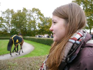 Testerin Milena sondiert schon einmal die Lage am Führring. Foto: Karina Strübbe