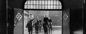 1952 - das Stutenlot auf dem Weg zurück in den Hallenstall, rechts vorne Windstille