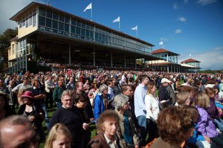 "Full House" am Rennwochenende in Iffezheim. www.galoppfoto.de