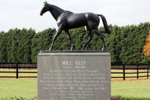 Der legendäre Mill Reef - hier seine Statue in Newmarket
