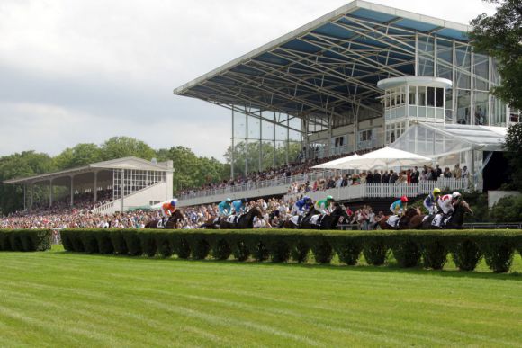 Gruppe-Premiere auf der der Rennbahn auf dem Düsseldorfer Grafenberg. www.duesseldorf-galopp.de - Tuchel