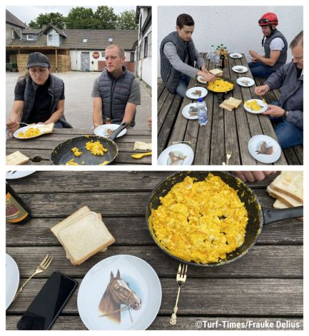 Zünftig: Zweites Frühstück mit Rührei von familieneigenen Hühnern, serviert vom Co-Trainer Pascal Jonathan Wernig (oben links). ©Turf-Times/Frauke Delius
